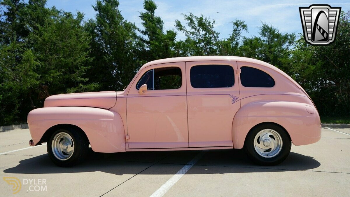 1947 Ford Customline Fordor Sedan, foto 3