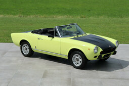 Fiat 124 Sport Spider 1975 Gelb