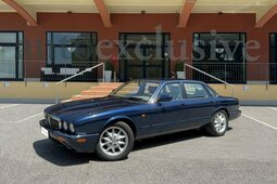 Jaguar XJ Executive V8 1999 Azul