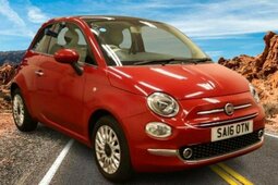 Fiat 500 LOUNGE 3-Door Hatchback 2016 Red