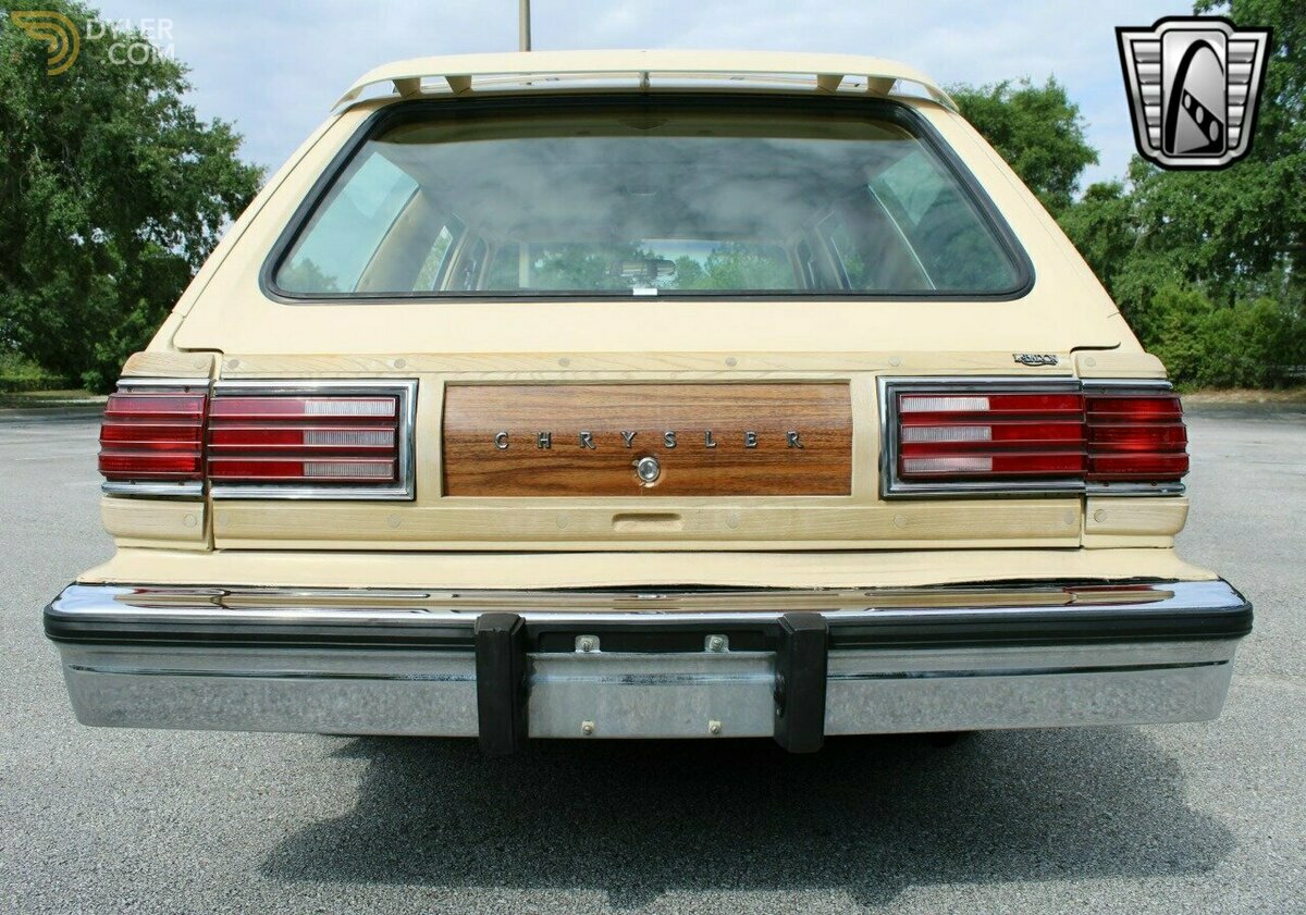 1981 Chrysler Le Baron Town and Country, foto 11