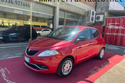 Lancia Ypsilon 1.2 69 CV 5 porte Gold NEOPATENTATI Sedan / Saloon 2018 Red