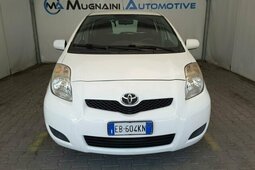 Toyota Yaris 1.4 D-4D 5 porte Now Sedan / Saloon 2010 White