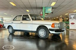 Mercedes-Benz 230 - ONLINE AUCTION Limousine 1977 Weiss