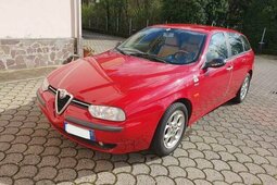Alfa Romeo 156 2.5i V6 24V cat Sportwagon Distinctive Estate Car 2001 Red