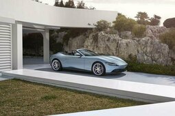 Ferrari Roma Spider IVA ESPOSTA ROSSO MUGELLO Cabriolet / Roadster 2025 Red