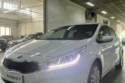 Kia Cee'd 1.4 GPL 5 porte Active Sedan / Saloon 2013 White
