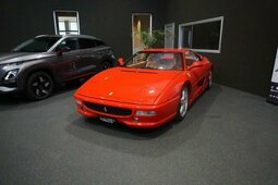 Ferrari F355 BERLINETTA Coupe 1996 Rojo