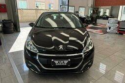 Peugeot 208 1° serie PureTech 82 5 porte Allure Limousine 2015 Schwarz