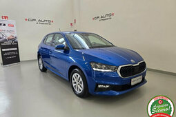 Skoda Fabia 1.0 MPI EVO 80 CV Ambition Limousine 2023 Blau