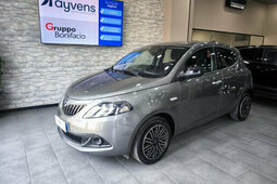 Lancia Ypsilon 1.0 FireFly 5 porte S&S Hybrid Ecochic Gold Sedan / Saloon 2022 Grey