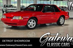 Ford Mustang 1988 Red