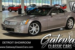 Cadillac XLR Cabriolet / Roadster 2004 Silver