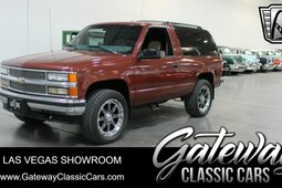 Chevrolet Tahoe 1998 Orange