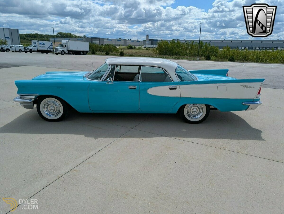 1957 Chrysler Windsor, foto 3