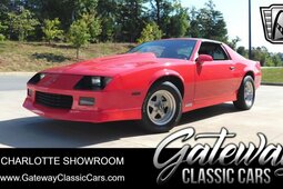 Chevrolet Camaro Z/28 Coupé 1985 Vermelho
