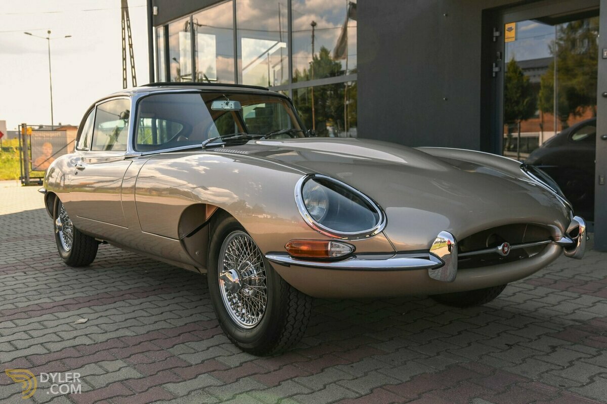 1966 Jaguar E-Type FHC 2+2, foto 1