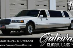 Lincoln Town Car 1996 White