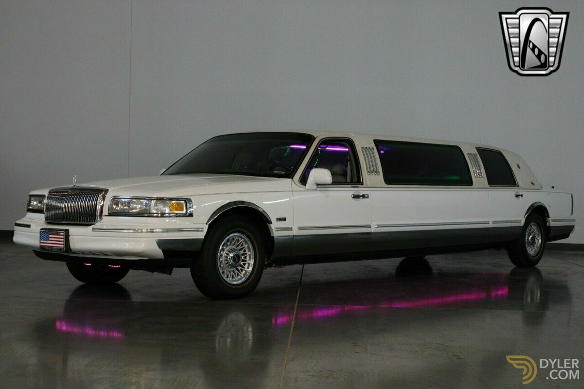 1996 Lincoln Town Car, foto 2