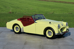 Triumph TR2 Roadster 1955 Yellow