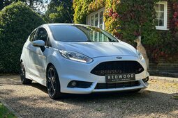 Ford Fiesta 1.6T EcoBoost ST-2 Hatchback 3dr Petrol Manual Eur Berlina compatta 2014 Bianco