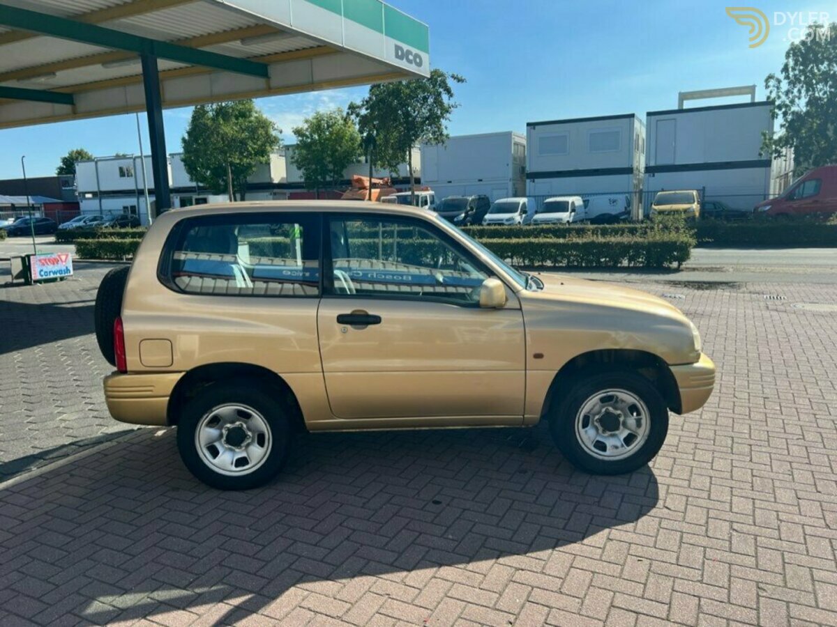 2000 Suzuki Grand Vitara 2.0 3drs 4x4 HANDBAK / AIRCO / NL-auto / 1e eigena, foto 7