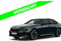 BMW i5 eDrive40 M-Sport Pro - Pano - Onderstel Prof - Dri Berlina 2024 Nero