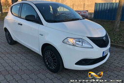Lancia Ypsilon 1.2 69 CV 5 porte GPL Ecochic Black and Noir Sedan / Saloon 2020 White