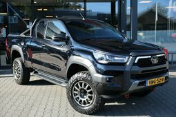 Toyota Hilux 2.8 D-4D X-TRA CAB INVINCIBLE A/T 4WD VAN Off-road 2021 Black