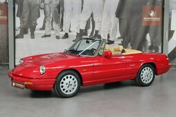 Alfa Romeo Spider 2.0 Type 4 Cabriolet / Roadster 1990 Red