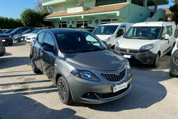 Lancia Ypsilon 1.0 FireFly 5 porte S&S Hybrid Ecochic Gold Sedan / Saloon 2021 Grey