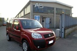 Fiat Doblo 1.6 16V Nat.Pow. *FINANZIABILE* *OK NEOPATENTATI* Monovolume / MPV 2007 Borgogna