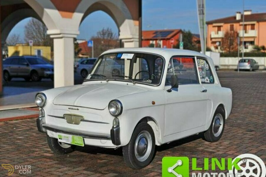 AUTOBIANCHI - BIANCHINA BERLINA F 1965 - GREEN /Kess-Model 1/43 The Italian job: Restored and micro-sized Autobianchi Bianchina