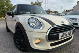MINI Hatch 1.5 Cooper D Euro 6 (s/s) 5dr Berlina compatta 2016 Bianco