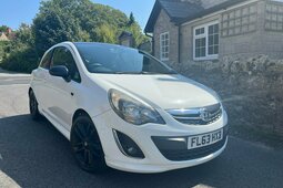 Vauxhall Corsa LIMITED EDITION 3-Door Fliesheck 2013 Weiss
