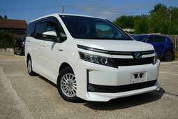 Toyota Voxy Hybrid V 1.8 7 Seat ULEZ 2014 Bianco