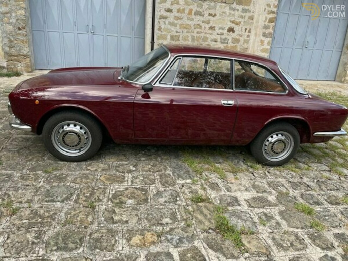 1972 Alfa Romeo Giulia AR 105.30 GT 1300 Junior, foto 1
