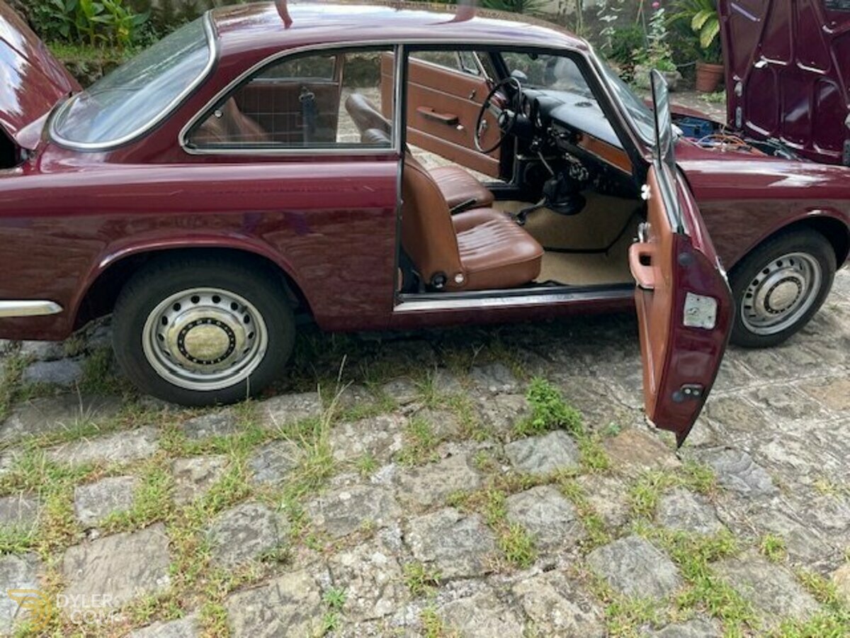 1972 Alfa Romeo Giulia AR 105.30 GT 1300 Junior, foto 2