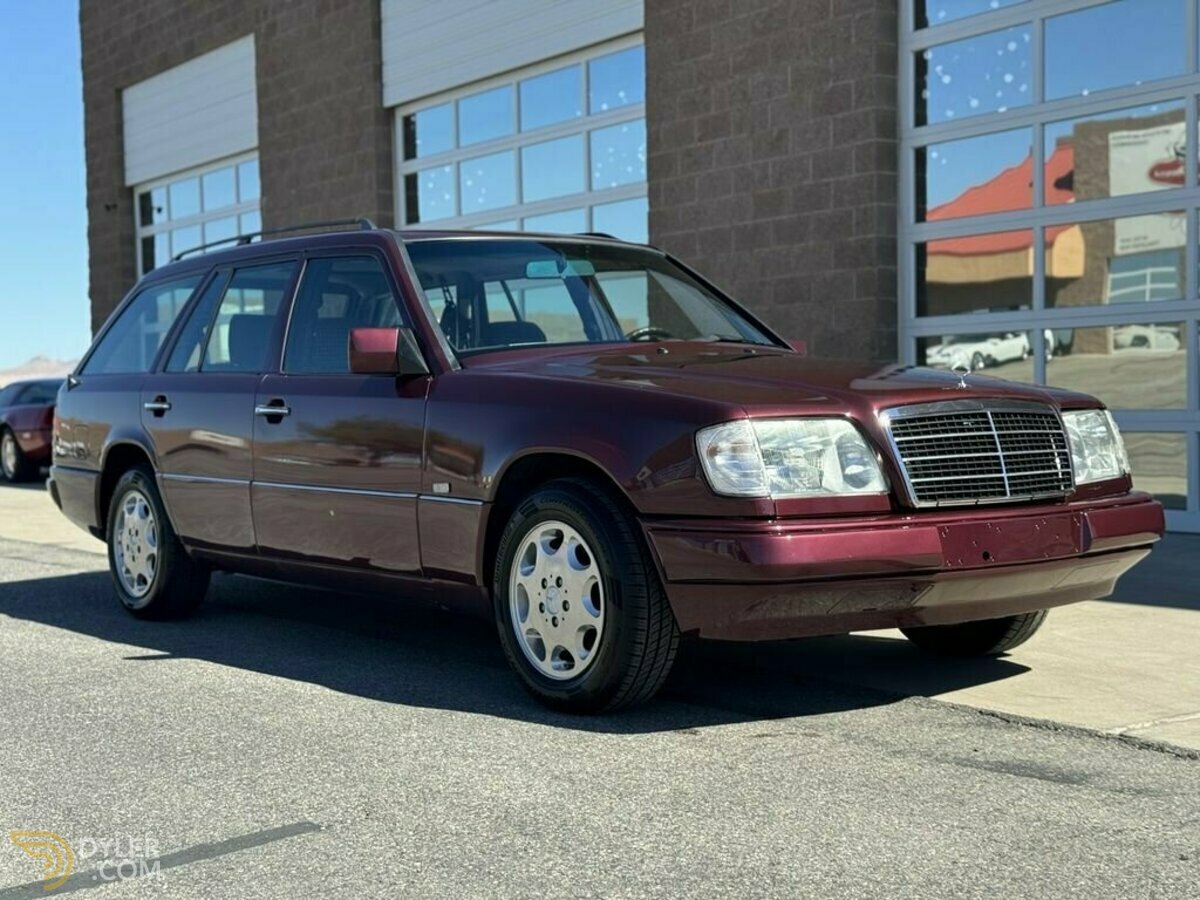 1995 Mercedes-Benz E320, foto 2