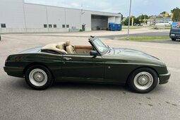 MG RV8 V8. Convertible. AC. 1 of 1983 produced Cabriolet / Roadster 1995 Grün