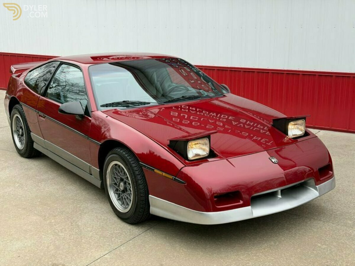 1987 Pontiac Fiero, foto 2