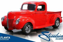 Ford Pickup 1940 Red