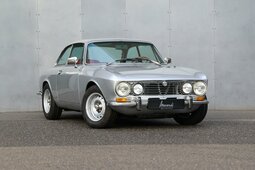 Alfa Romeo GTV 2000 Bertone Coupé 1975 Argento
