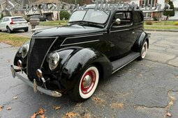 Ford Slantback Sedan / Saloon 1937 Black