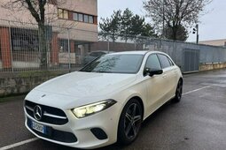 Mercedes-Benz A 180 d Automatic Business Extra NAVI+RETR. Berlina 2021 Bianco