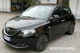 Lancia Ypsilon 1.0 FIREFLY 16.000 KM HYBRID GOLD NEOPATENTATI Sedan / Saloon 2023 Black