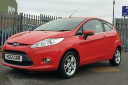 Ford Fiesta 1.25 Zetec Hatchback 3dr Petrol Manual (129 g/km, Hatchback 2012 Red