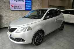 Lancia Ypsilon 1.2 69 CV 5 porte S&S Gold Berlina 2020 Argento