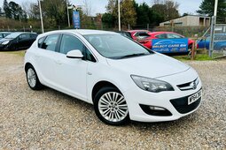 Vauxhall Astra 1.4 16v Excite Hatchback 5dr Petrol Manual Euro 5 Berlina compatta 2014 Bianco