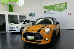 MINI Cooper D 1.5 Boost D 116 cv Berlina compatta 2016 Arancione
